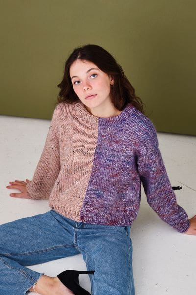Strikkeopskrift på Sweater i to farver